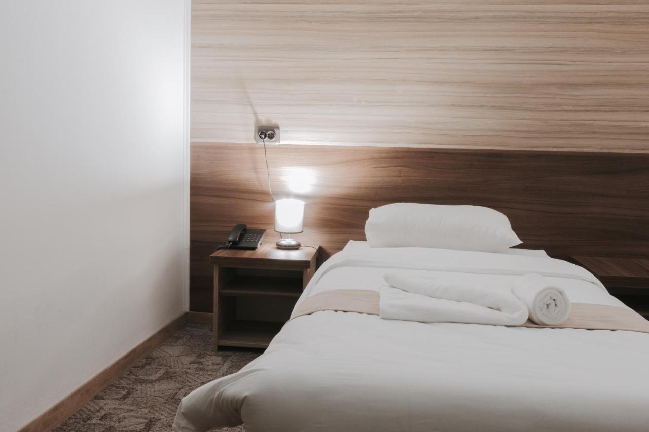 Hotel Apollo Central ซีบิว ภายนอก รูปภาพ